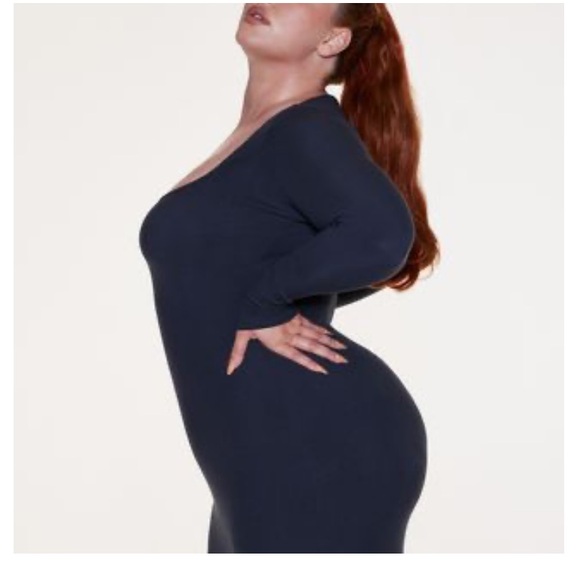 NWT- SKIMS- Long Sleeved Maxi Dress- Onyx- Sz Large - Picture 8 of 13